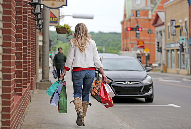 Shopping in the Coaticook Region